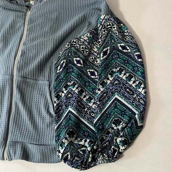 Baea Blue Floral Balloon Sleeve Thermal Knit Full Zip Hoodie Size Large NWT - Picture 8 of 13